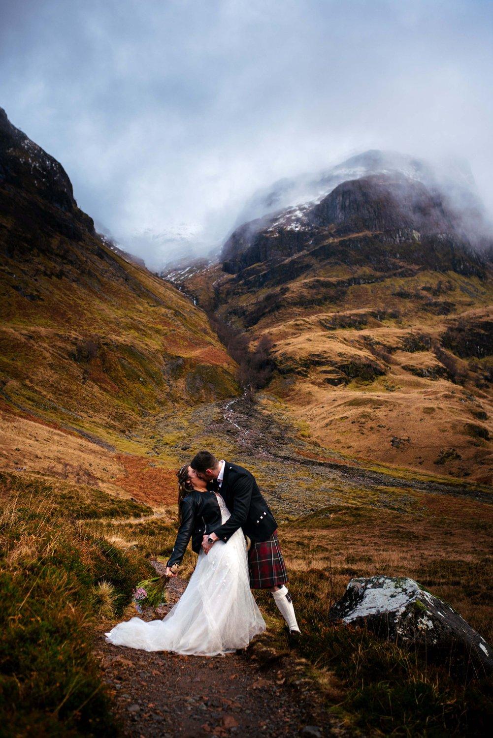 carousel-hero-element image-12