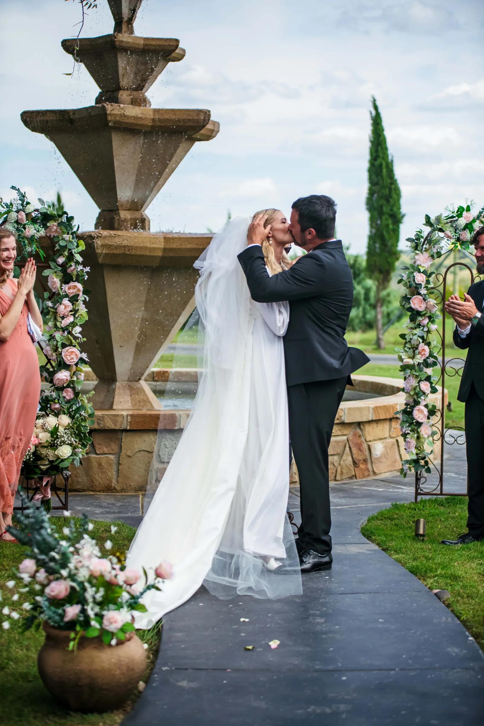 Vinyard Wedding in the Texan Sun