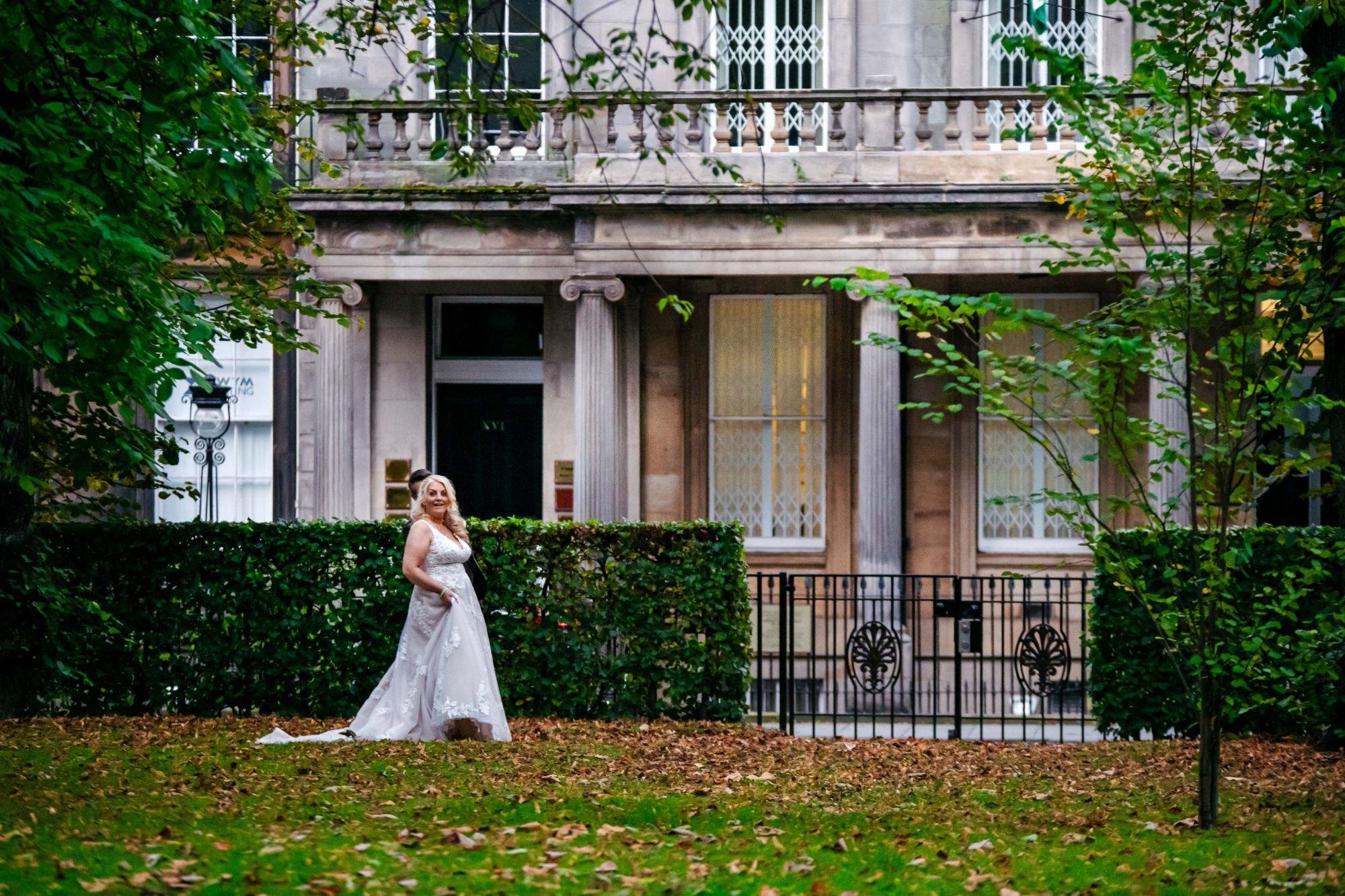 carousel-hero-element image-14